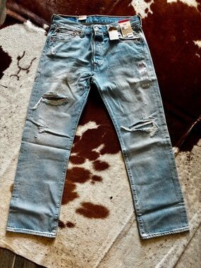 🆕 Levi’s 501 Original Fit Jeans Mens 33x30 Distressed Light Wash Denim